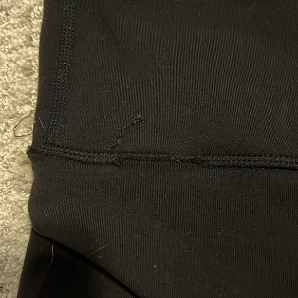Lululemon black leggings - Picture 4 of 8